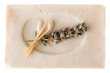 Load image into Gallery viewer, Geleneksel Zeytinyağlı Sabun